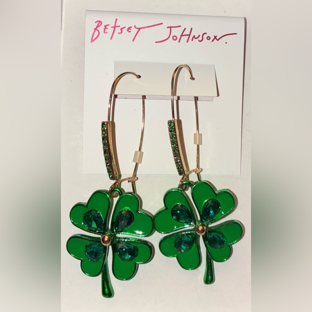 BETSEY JOHNSON St. Patrick’s Clover Shamrock Enamel & Crystals Earrings NEW NWT
